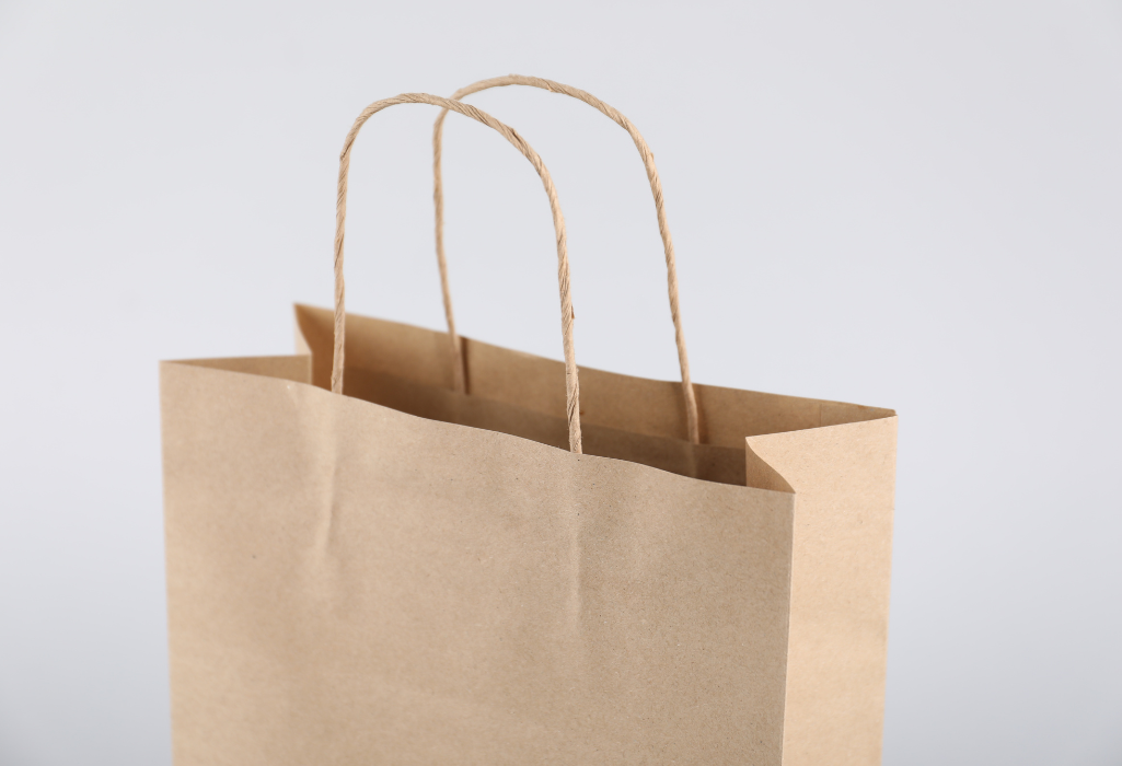 Le papier kraft : pourquoi est-ce la référence de l’emballage papier ?